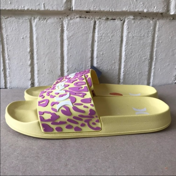 Hurley Size 7 Women’s Yellow Purple Animal Print Slides New With Tag - Picture 2 of 3